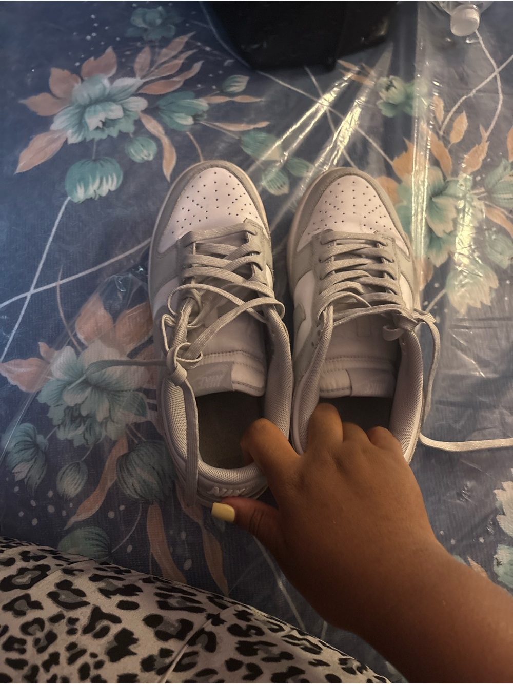White Women's Low-Top Casual Sneakers